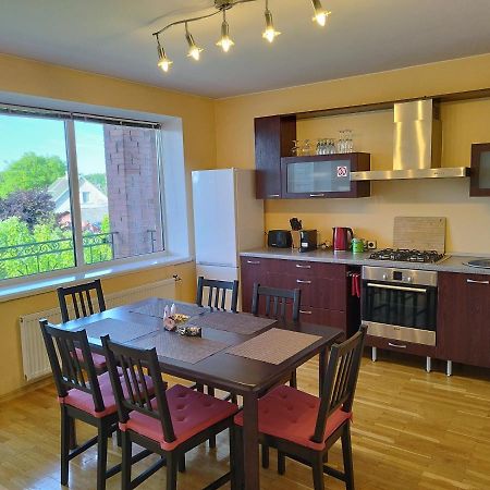 Spacious & Cozy Apartment With Forest View Zapyskis Kültér fotó