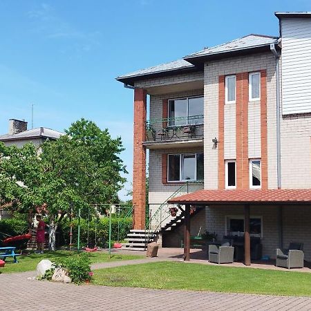 Spacious & Cozy Apartment With Forest View Zapyskis Kültér fotó